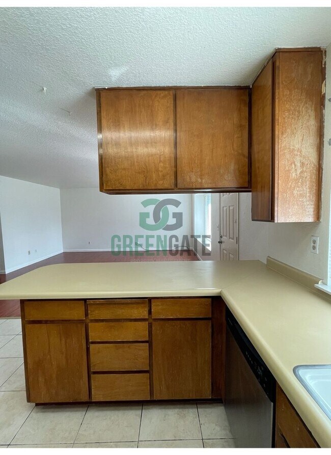 Building Photo - 177-179 Manzanita Lane