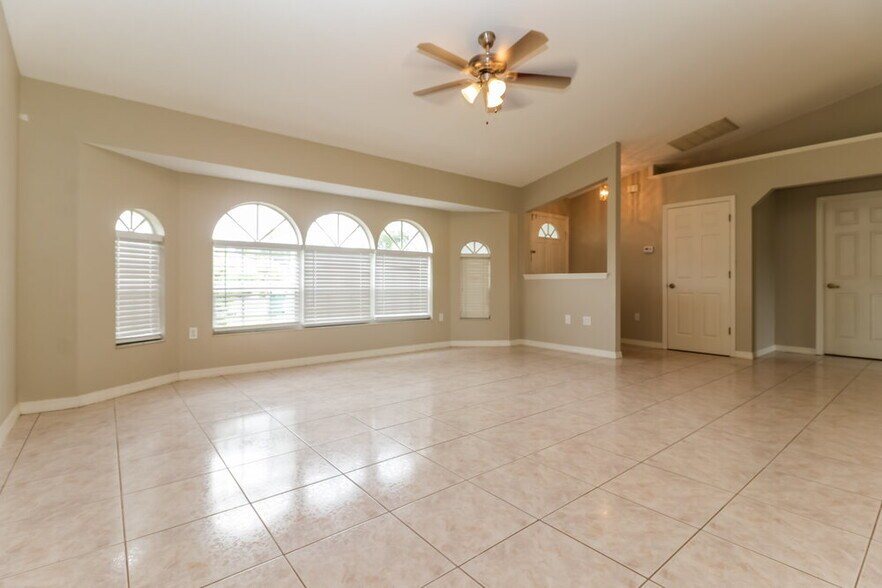 Building Photo - 239 Allworthy St