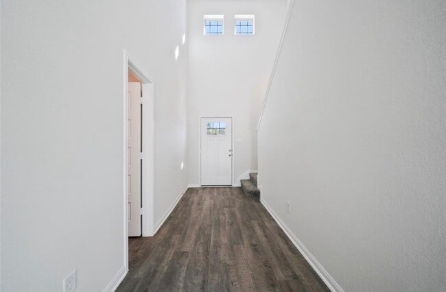 Building Photo - 25290 Pomegranate Pl