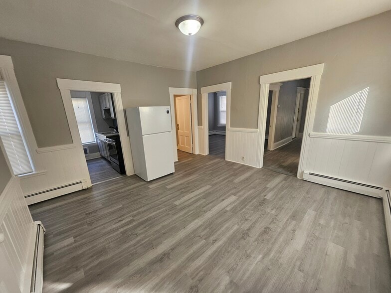 Building Photo - 275 Lake Ave