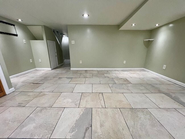 Building Photo - Gorgeous 4-Bedroom Twin Home in Upper Darby! Available NOW!