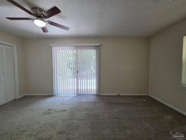 Building Photo - 4925 La Ceiba Dr
