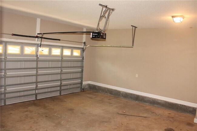 Building Photo - 8762 Fangorn Rd