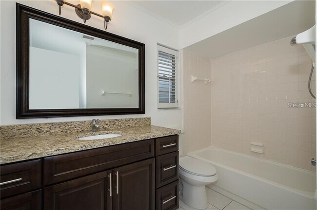 Building Photo - 8413 Shady Glen Dr
