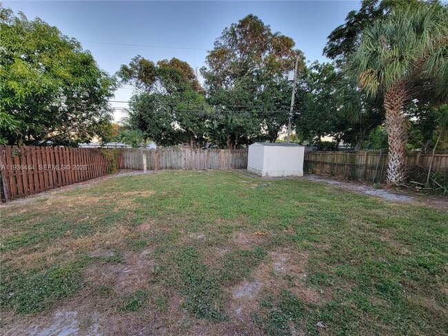 Building Photo - 1428 NW 6th Ave