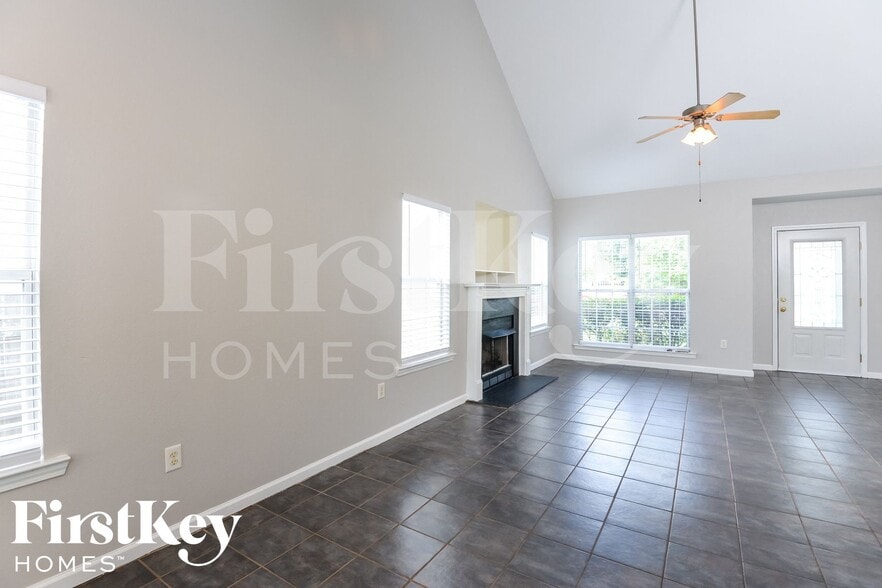 Building Photo - 640 Meriweather Dr