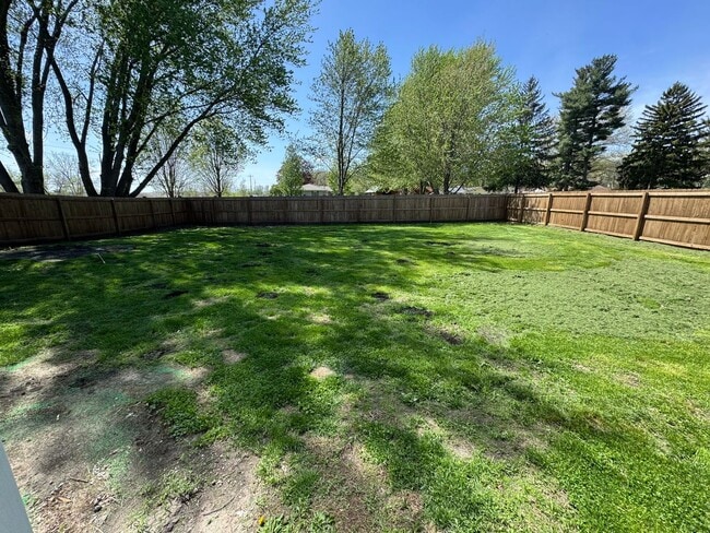 Building Photo - Spacious 3-Bedroom Home on Half-Acre Lot in Top-Rated Pleasant Valley School District!