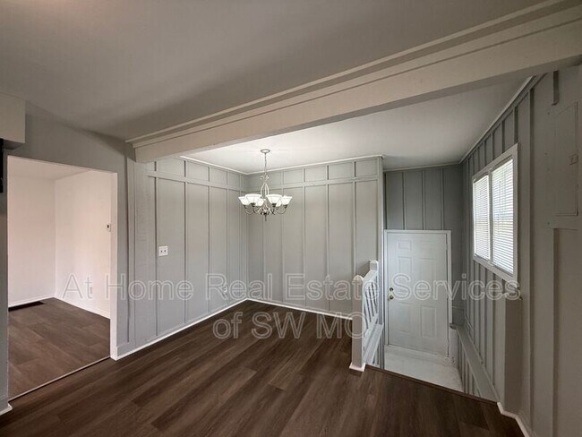 Building Photo - 1021 W Turner St