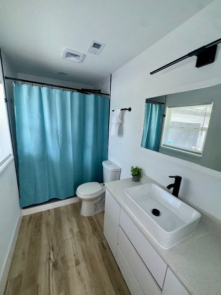 Building Photo - 1001 S Dollins Ave