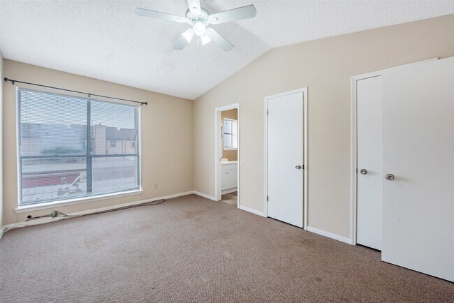 Building Photo - 12400 Brookglade Cir