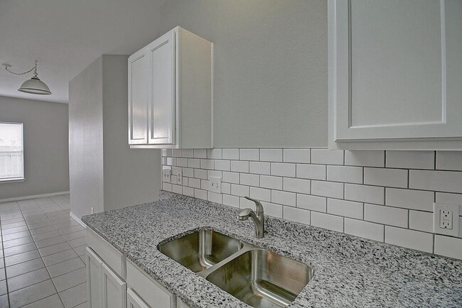 Building Photo - 13986 Fortuna Bay Dr