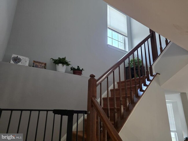 Building Photo - 14641 Seasons Dr