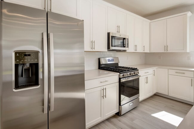 Building Photo - 11171 W Heliopsis Dr
