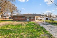 Building Photo - 2301 Belleview Ave