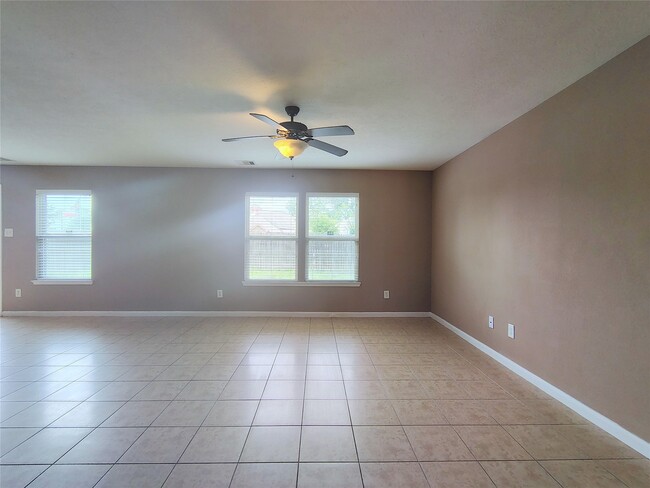 Building Photo - 1206 Larks Trace Ln