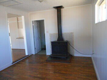 Building Photo - 1202 5th St