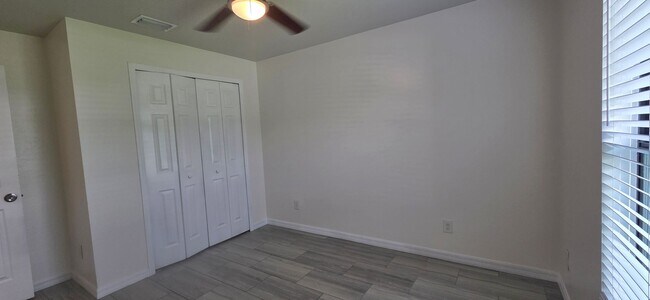 Building Photo - Duplex for rent