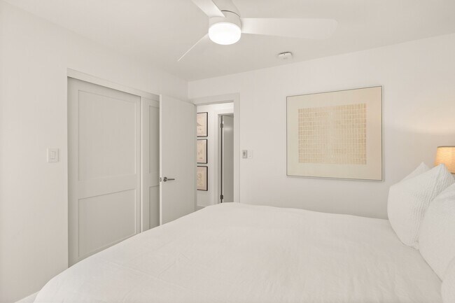 Building Photo - 814 W Bleeker St