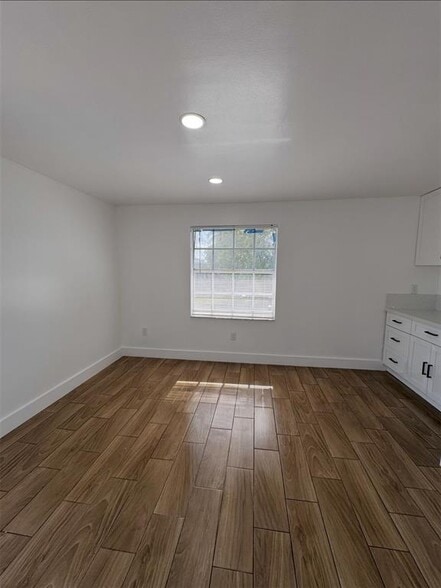 Primary Photo - 617 NW 3rd Ave