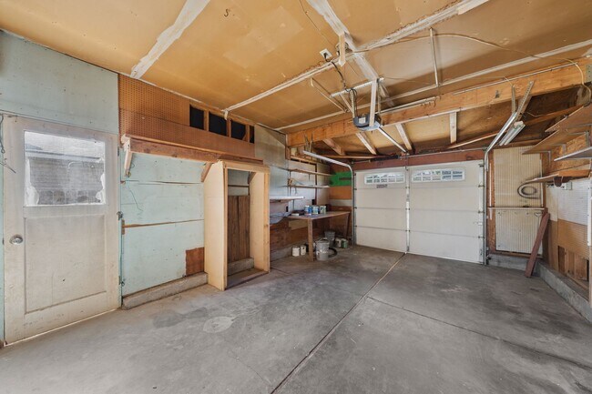Building Photo - 2565 Pequop St