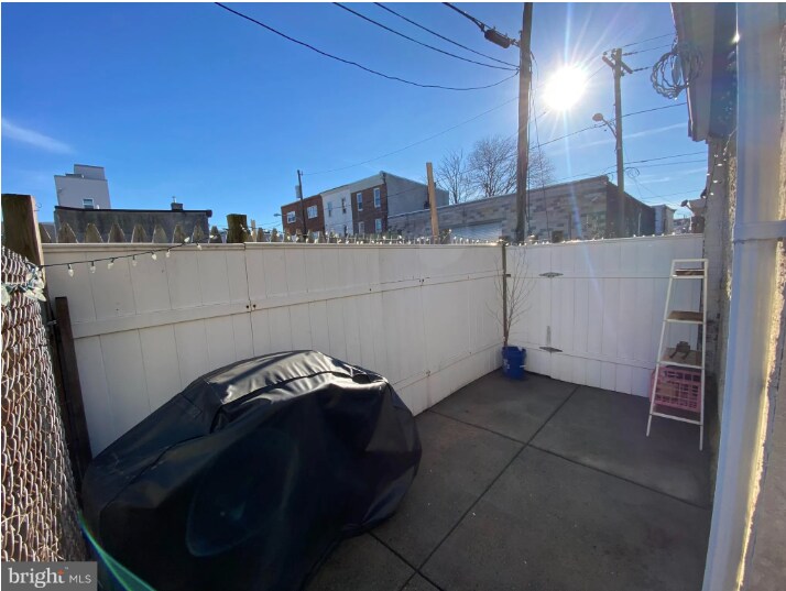Building Photo - 2561 Sepviva St
