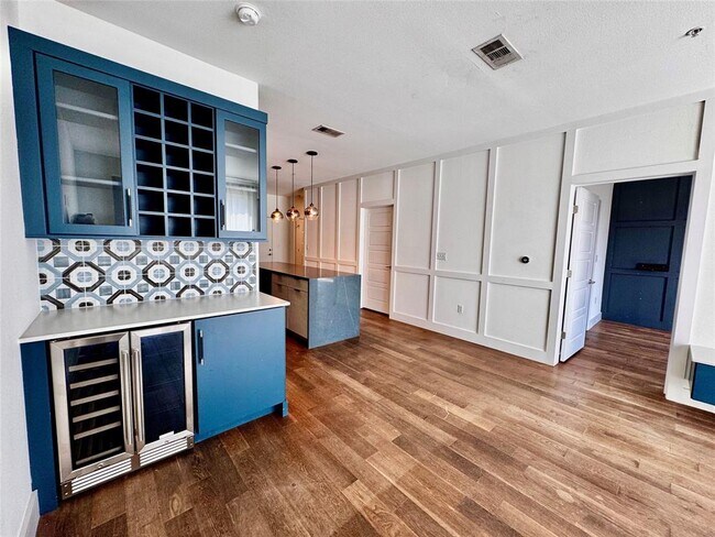 Building Photo - 3114 S Congress Ave