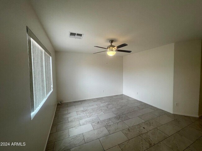 Building Photo - 1333 S 220th Dr