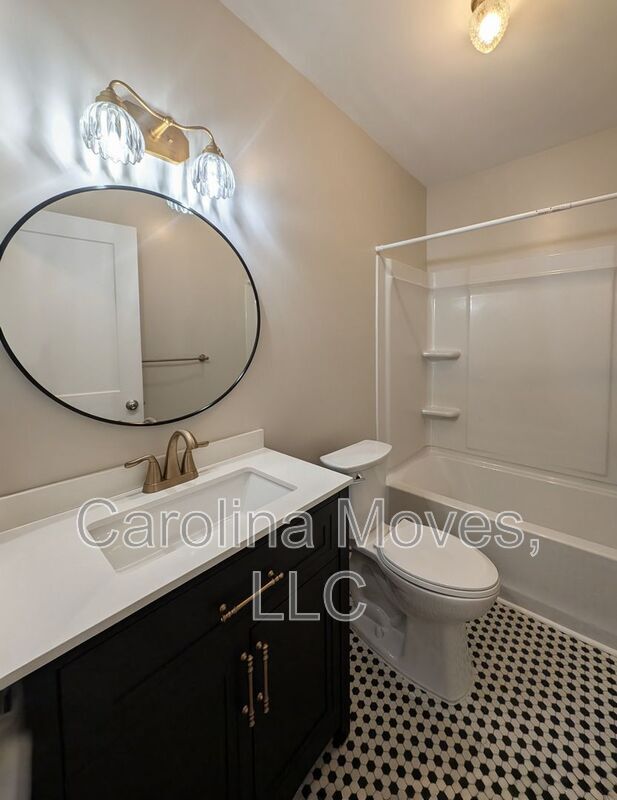 Building Photo - 1102 Easley Bridge Rd