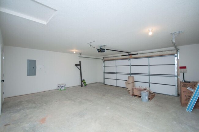 Building Photo - 721 Promenade Dr