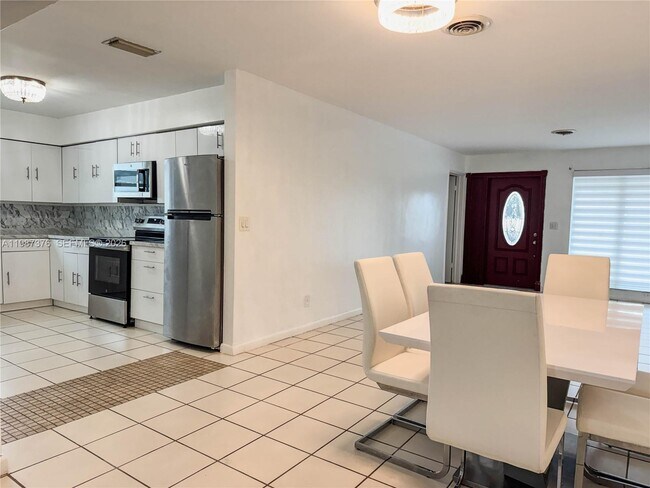 Building Photo - 1911 N 44th Ave