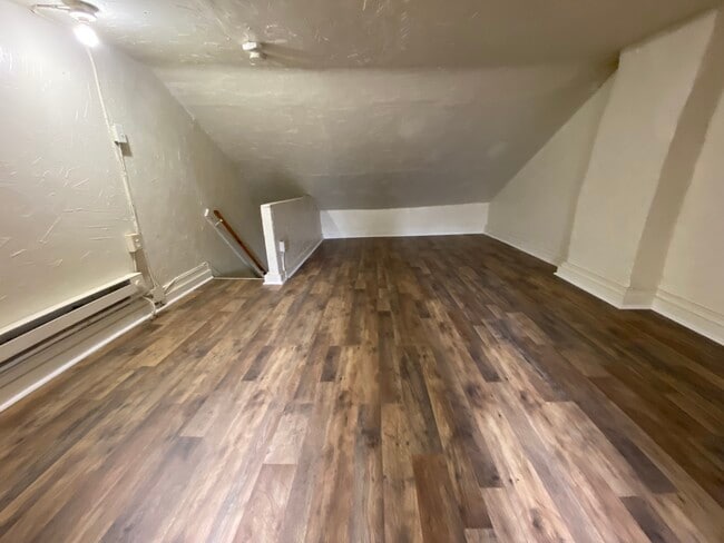 Building Photo - 229 Franklin Way