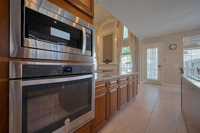 Building Photo - 4707 Gladesdale Park Ln