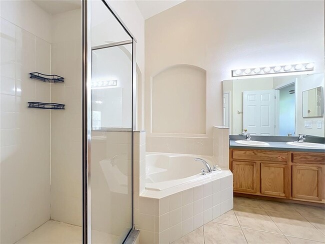 Building Photo - 1045 Willow Branch Dr