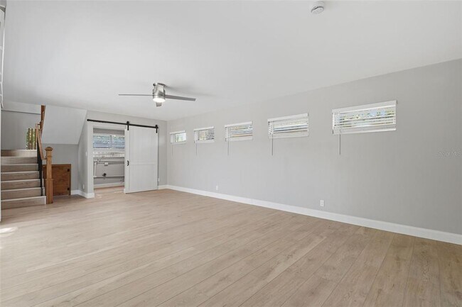 Building Photo - 405 Shore Dr E