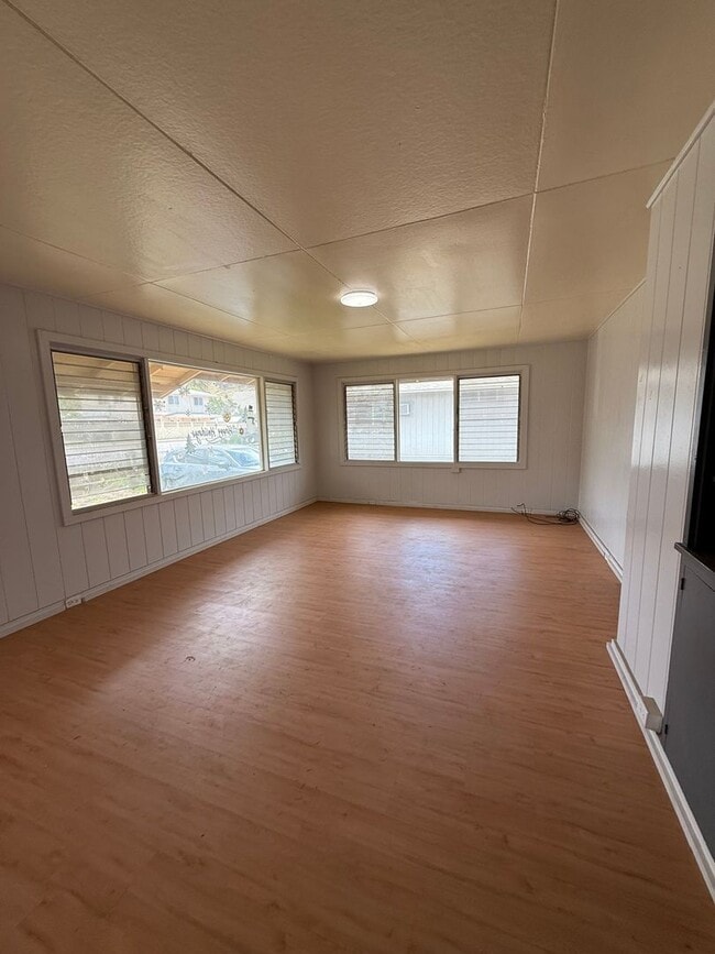 Primary Photo - Single level 3 bedroom/1.5 Bath