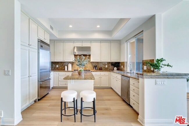 Building Photo - 6412 Lunita Rd