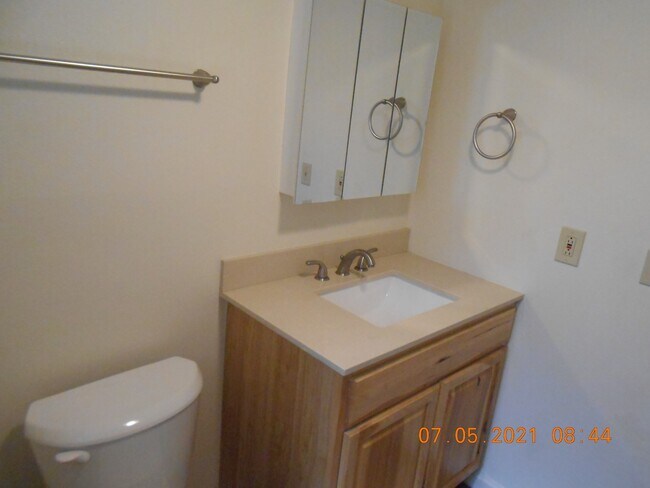 Building Photo - 418 Chukar Ct