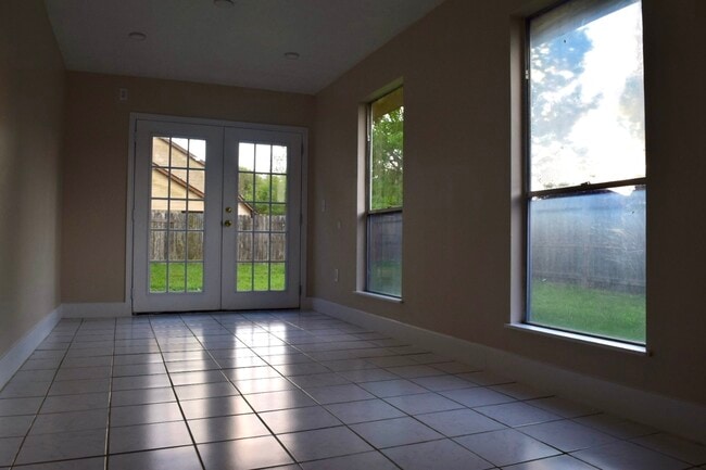 Building Photo - 15511 Scenic Haven Dr