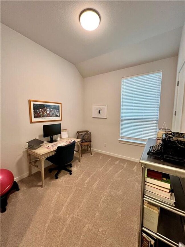 Building Photo - HONEY STOP THE CAR!!!!  Siena Subdivision/ 4 bedroom/Single Story/Round Rock / Hutto ISD