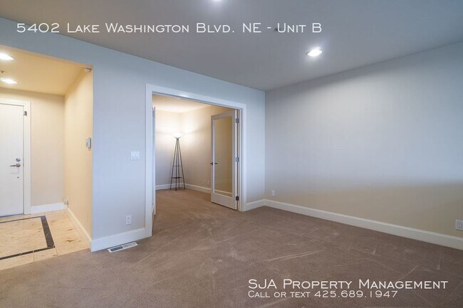 Building Photo - Downtown Kirkland Condo!
