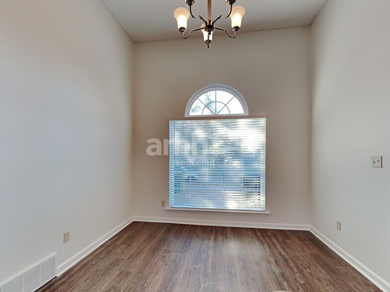 Building Photo - 1114 Green Fern Cv