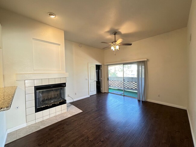 Building Photo - Finisterre Condo