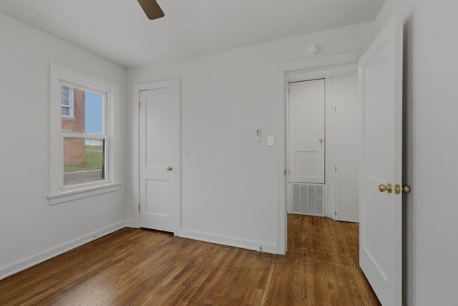 Building Photo - 2020 NE 30th St