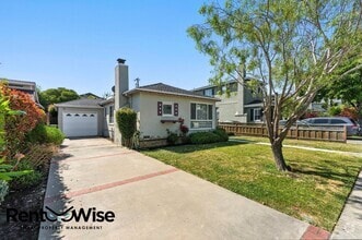 Building Photo - 1121 Killarney Ln