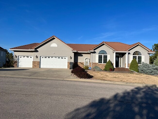 Building Photo - 1124 Alta Vista Dr