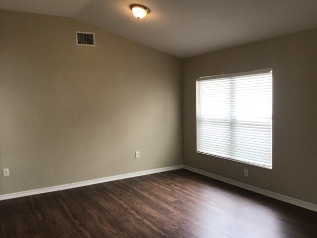 Building Photo - 30719 Tremont Dr