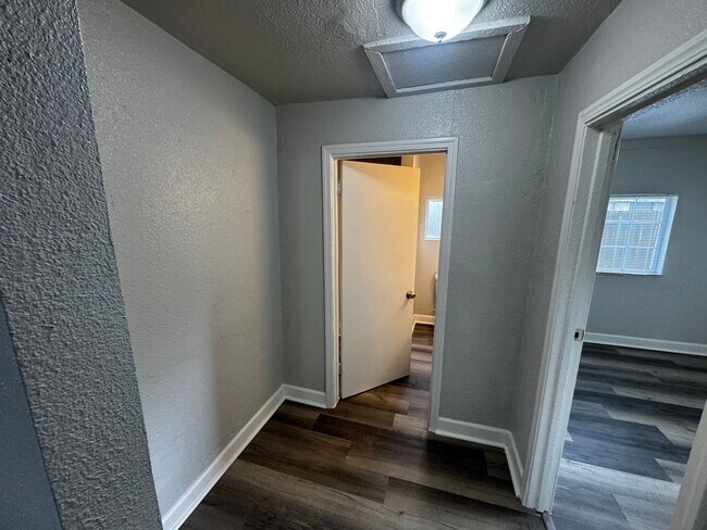 Building Photo - CHECK OUT THIS LOVELY HOME & APPLY TODAY!