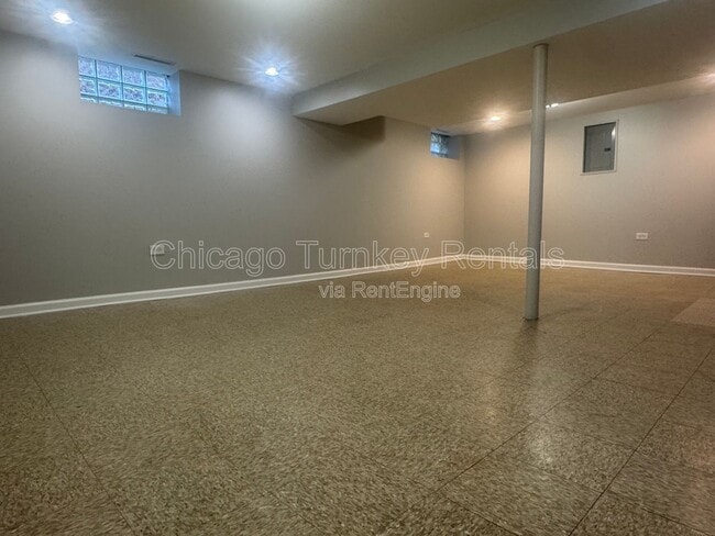 Building Photo - 1542 Shirley Dr