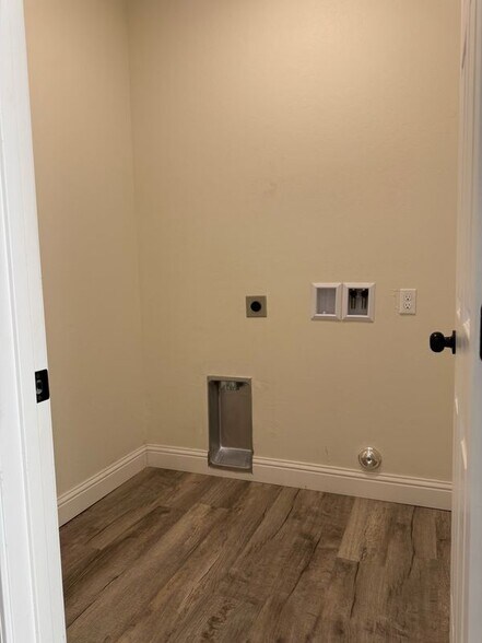 Building Photo - 310 Ohio Dr