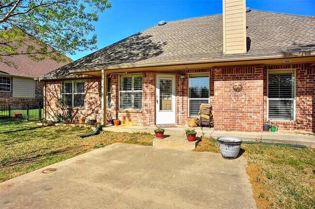 Building Photo - 3815 Sumner Ct